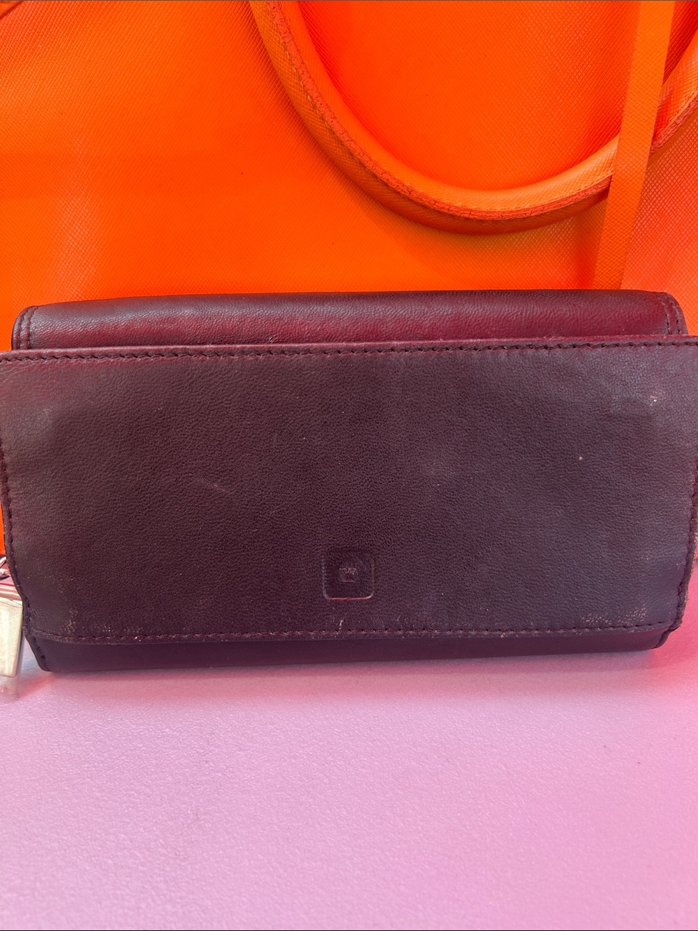 Wilsons Leather Burgundy Leather Trifold Wallet - Picture 2 of 8